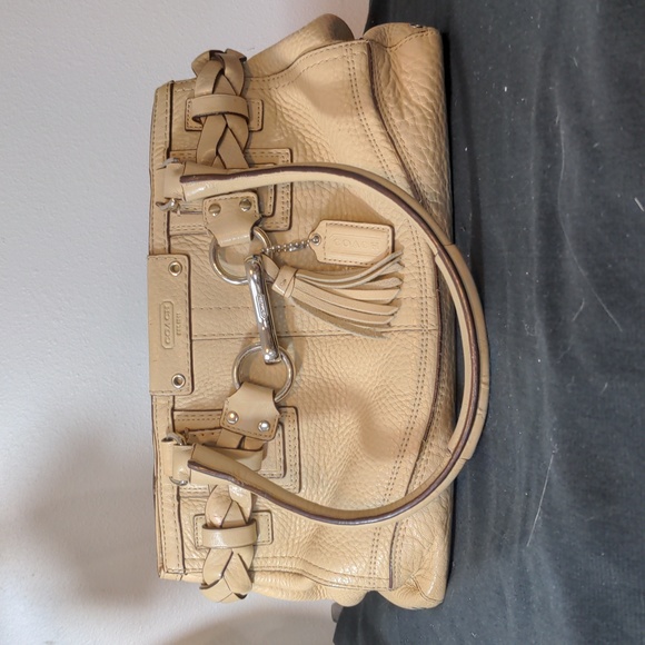 Coach Handbags - Coach GHBag